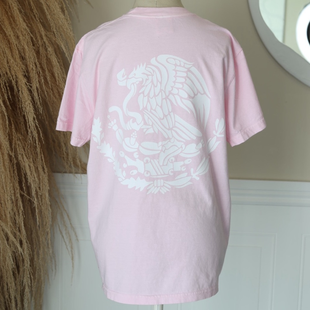 🆕 Comfor Colors Mexican Escudo - Mexico Pink T-Shirt - NWT | Unisex Graphic